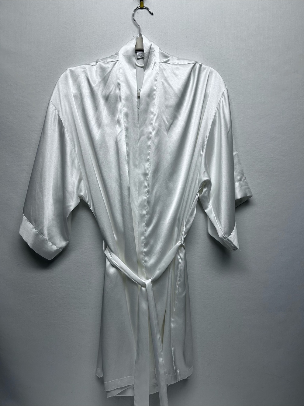 Satin Short Kimono Robe in White Bride wedding